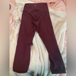 Lululemon Wunder Under 24” High-Rise Cropped Leggings in Red Merlot